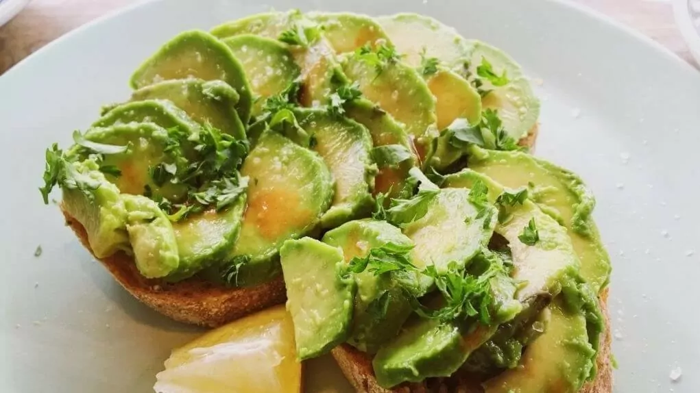 Avocado Toast: Healthy Low Cholesterol Breakfast Options