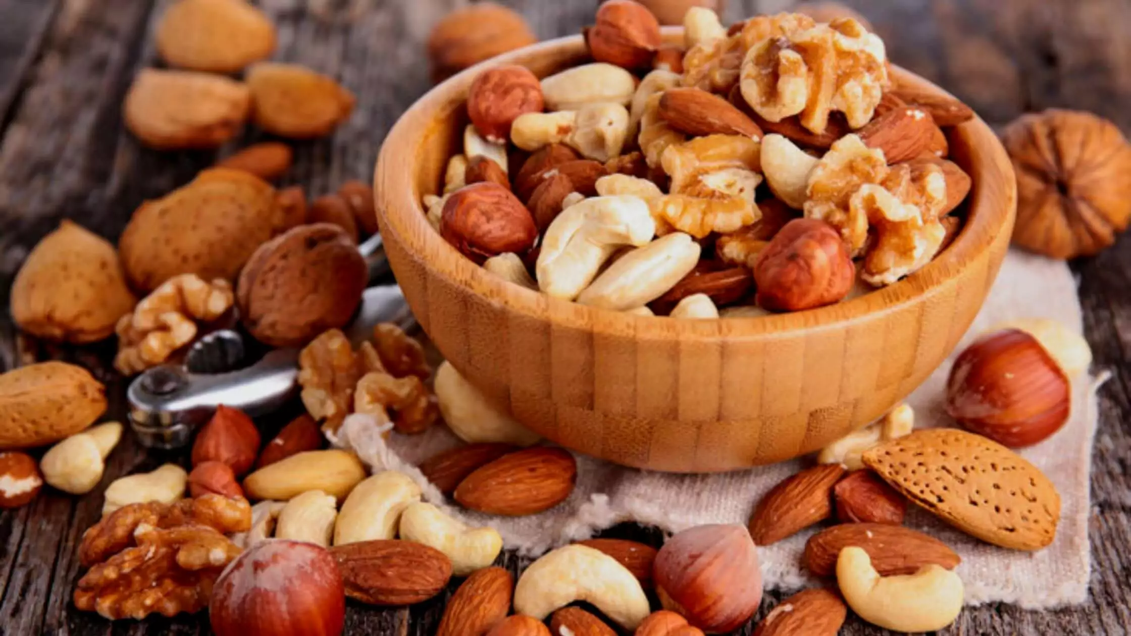 Can Eating Too Many Nuts Raise Cholesterol